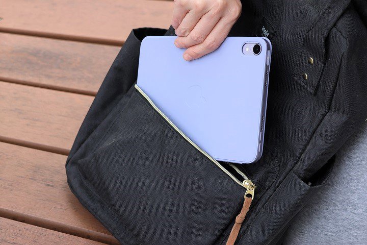 iPad mini 7 的優勢在體積或重量都更方便隨時攜帶。